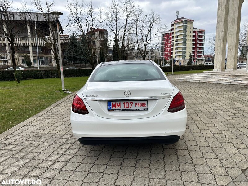 Mercedes-Benz C 220